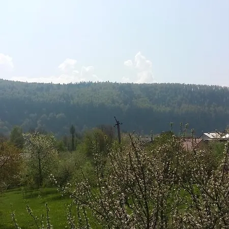 три серця чан баня בית הארחה
