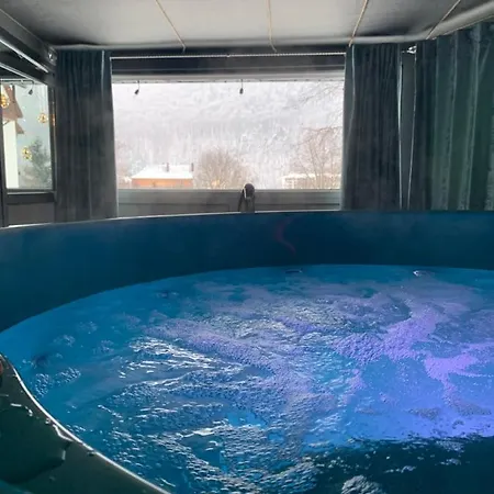 Casa de hóspedes три серця чан баня