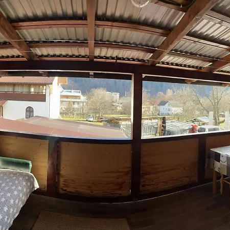 Casa de hóspedes три серця чан баня Yaremche