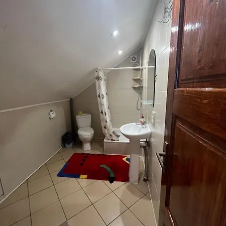 Casa de hóspedes три серця чан баня 3*