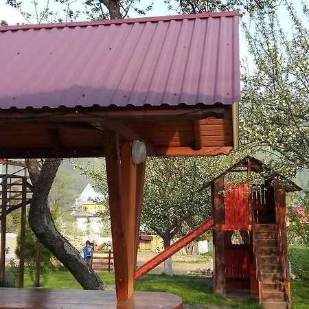 Casa de hóspedes три серця чан баня Yaremche