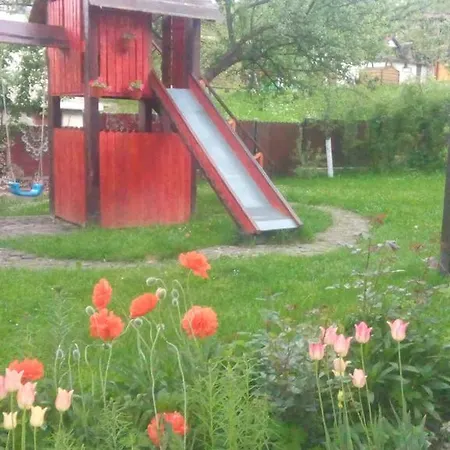 Casa de hóspedes три серця чан баня